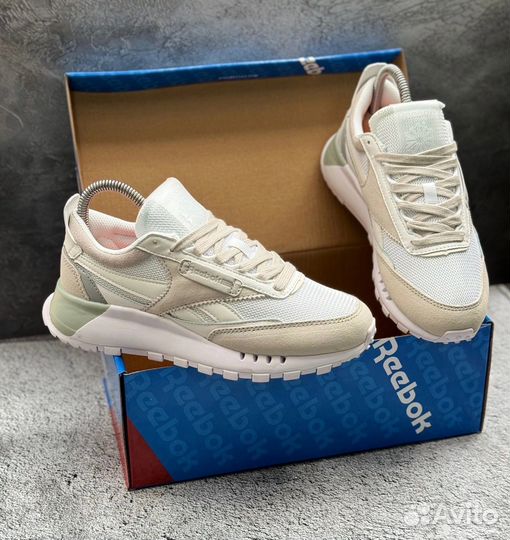 Кроссовки Reebok женские новые