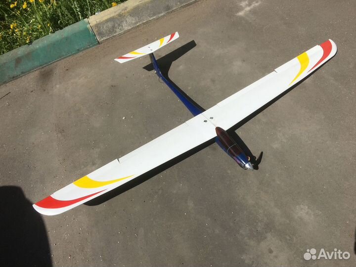 Радиоуправляемая модель планера с электромотором