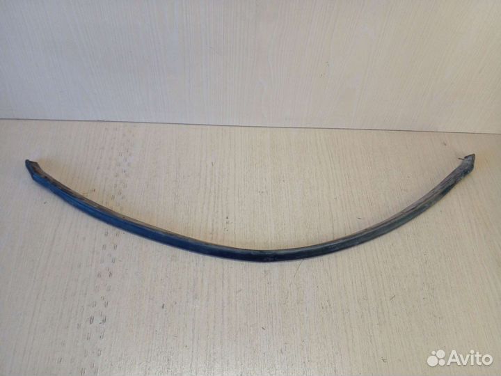 Уплотнитель капота Toyota Land Cruiser Prado 2019