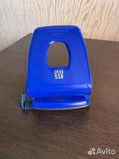 Мощный дырокол Sax 518