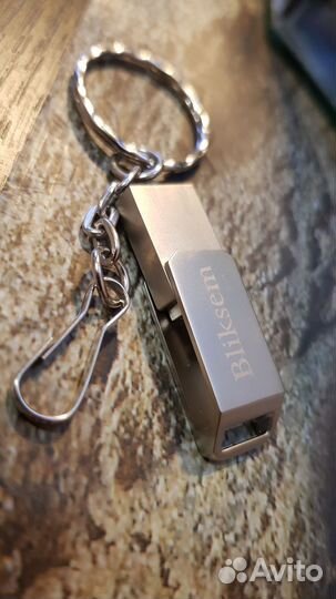 Флешка 64 гб новая