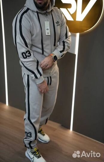 Спортивный костюм