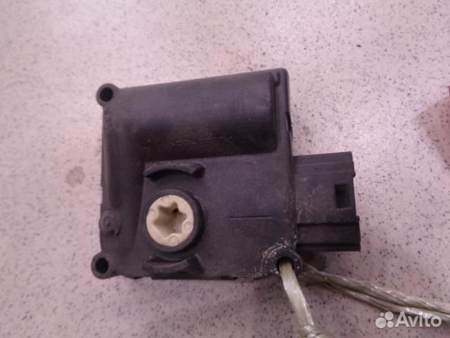 Моторчик заслонки отопителя Audi A8 D3 2002-2010