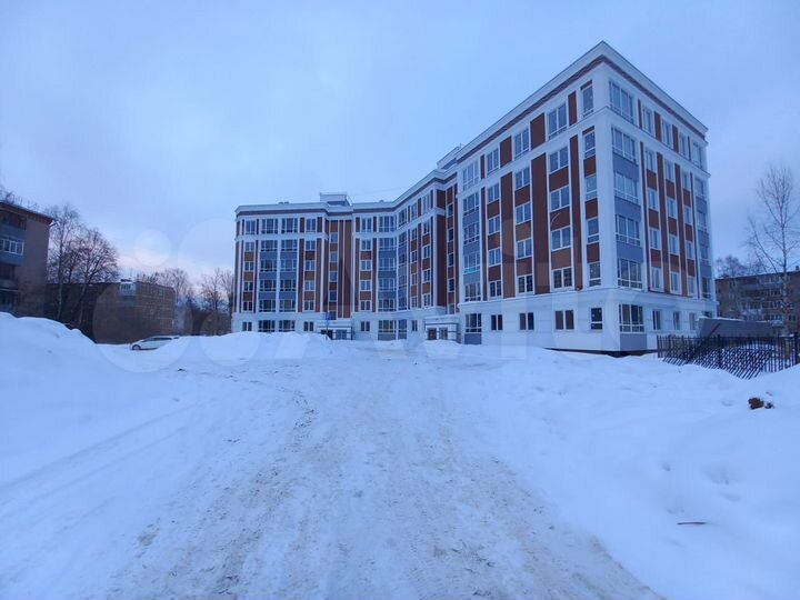 3-к. квартира, 82 м², 1/6 эт.