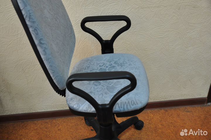 Офисное кресло 