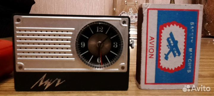 Винтажные коллекционные часы будильник СССР
