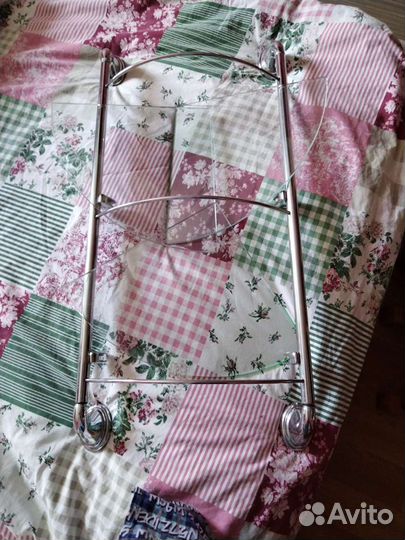 Угловая полка для ванной