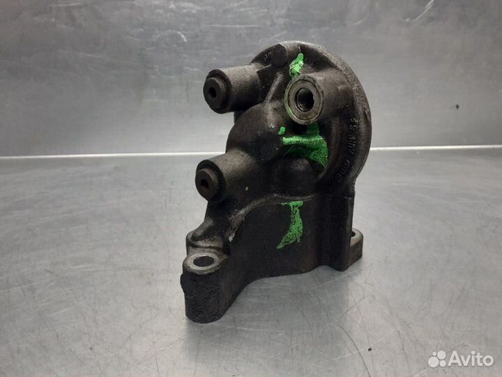 Кронштейн масляного фильтра Volkswagen Passat B3