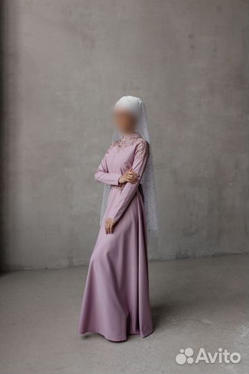 Платье на никах