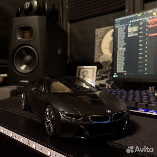 Bmw i8 на пульте управления