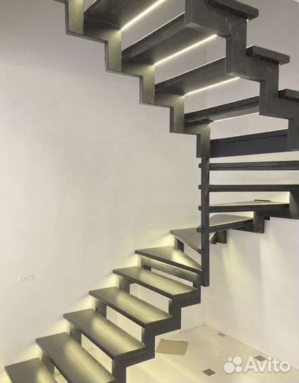 Автоматическая подсветка лестницы