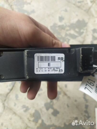 Блок кнопки стеклоподъемника задний правый Mazda 3