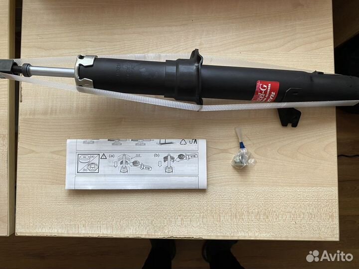 Амортизатор передний левый Mazda 6 GH KYB(341450)