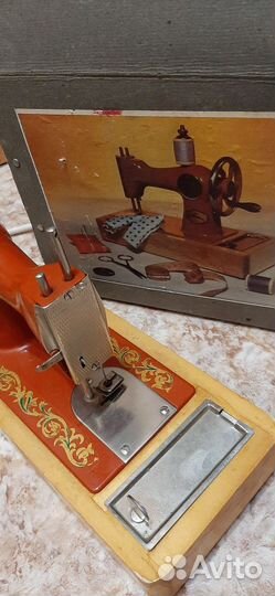 Детская швейная машинка