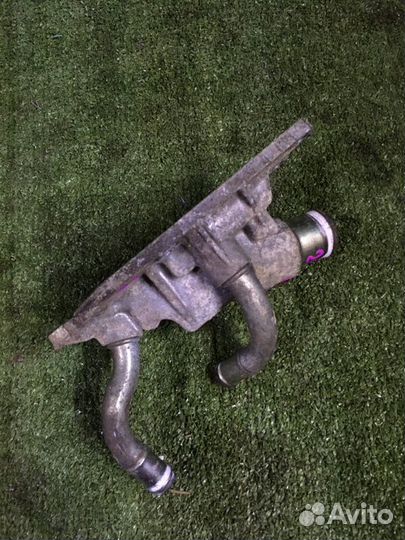 Фланец системы охлаждения Nissan Qashqai J10 HR16