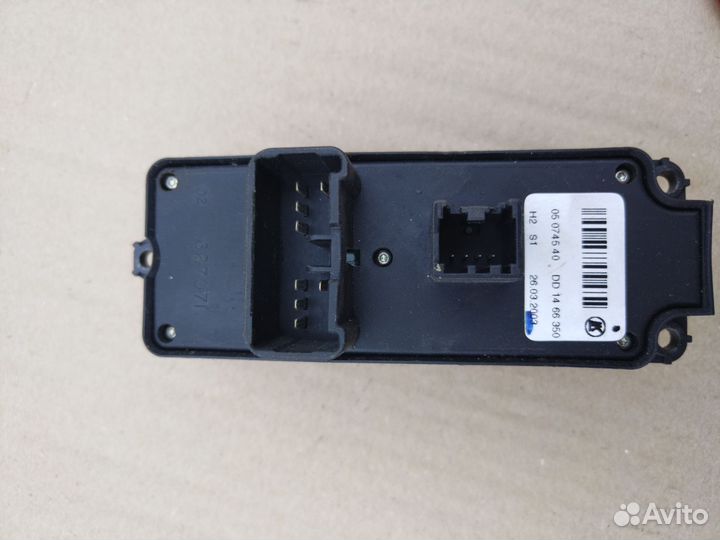 Блок управления стеклоподъемниками Mazda Demio