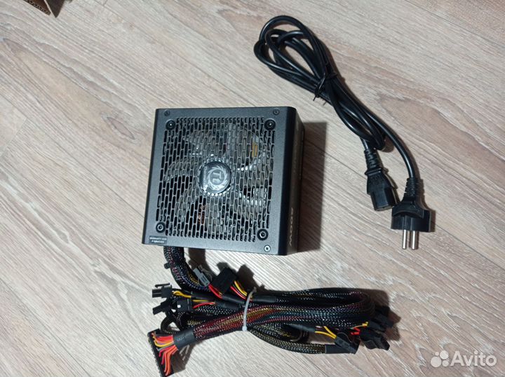 Блок питания 500w thermaltake SMART