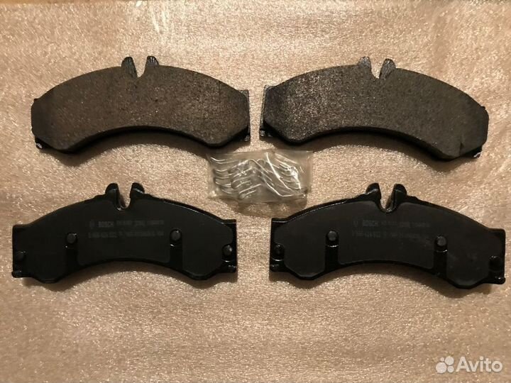 Колодки тормозные передние Bosch 0986424832