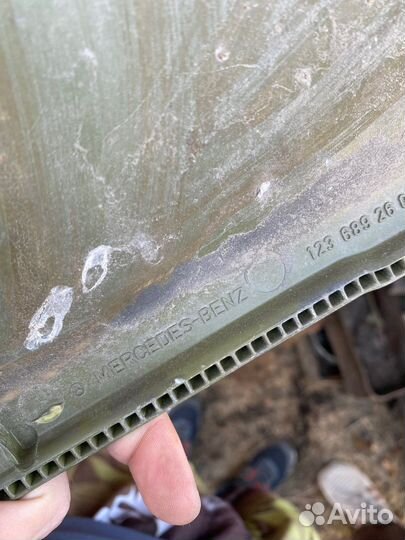 Пластик торпедо mercedes 123