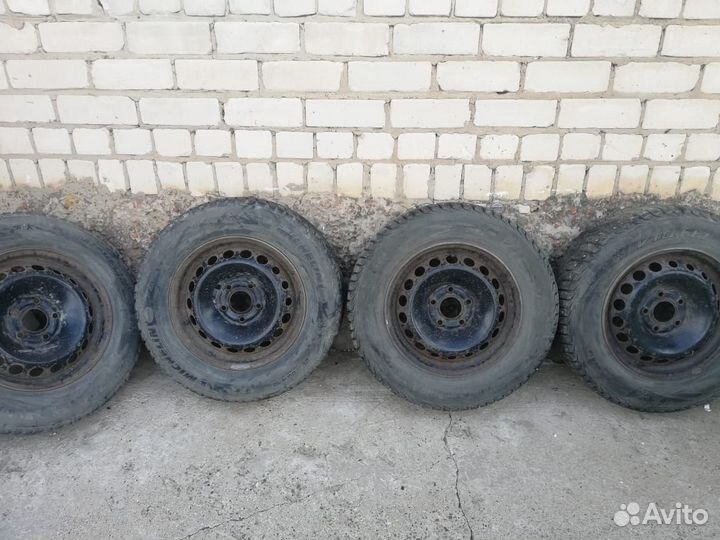 R15 Viatti Brina Nordico V-522 205/65, PCD 5x114.3 DIA 66.1