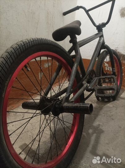 Трюковой велосипед BMX