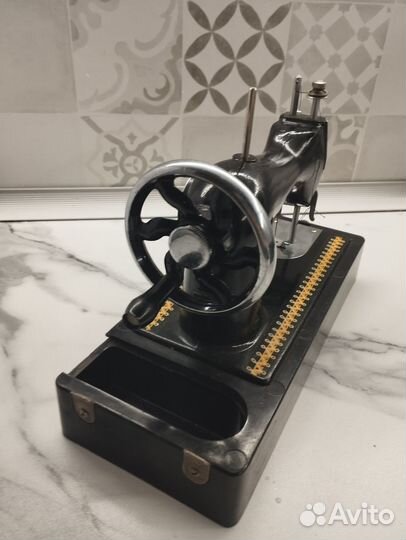 Детская швейная машинка дшм 1