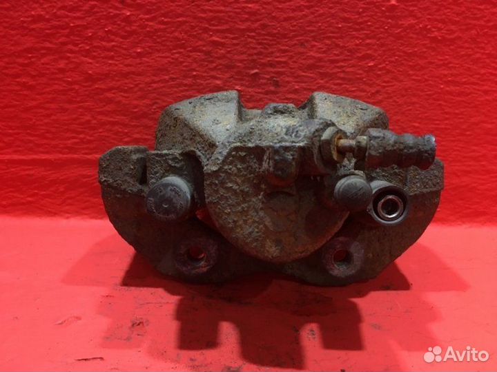 Суппорт передний правый Mazda 3 BK Z6 VE 1.6L 1598