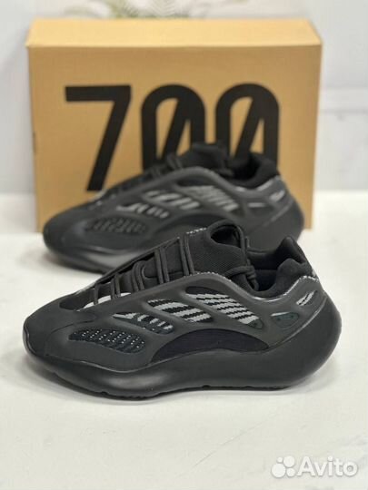 Кроссовки мужские Adidas Yeezy boost 700 3V