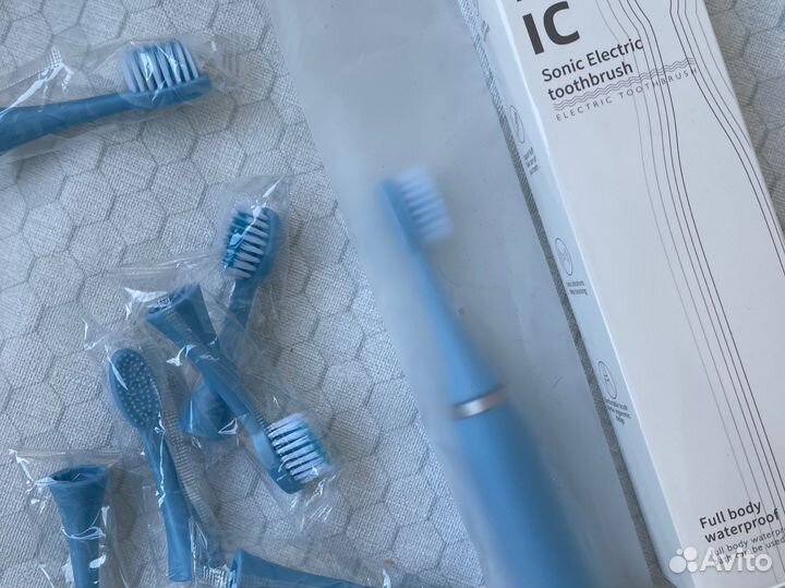 Электрическая зубная щетка детская