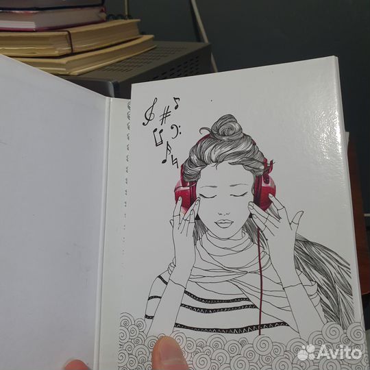 Блокнот с девушкой