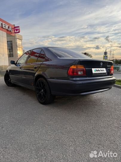 BMW 5 серия 2.5 МТ, 2003, 305 000 км