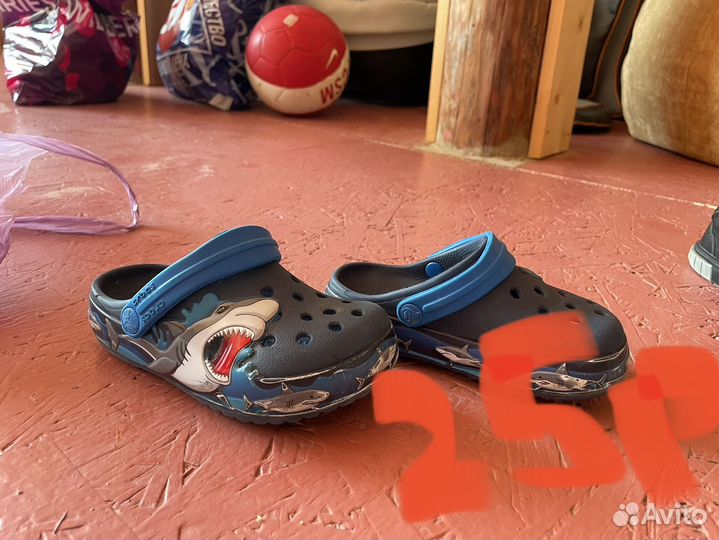 Кроксы, кеды, кроссовки, ботинки, сапоги