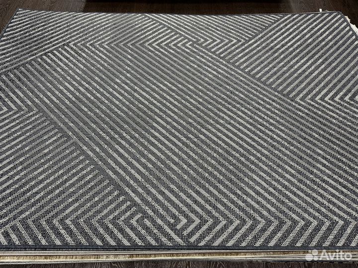 Циновка новая 1.6х2.3м