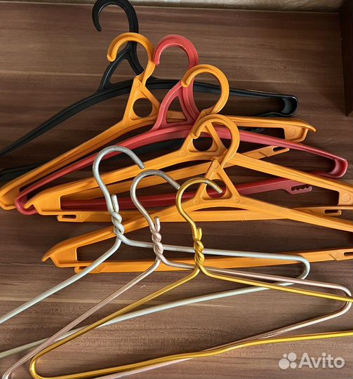 Плечики для одежды 8 штук