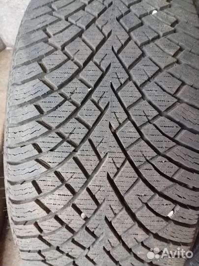 Nokian Tyres Hakkapeliitta CS 235/40 R19