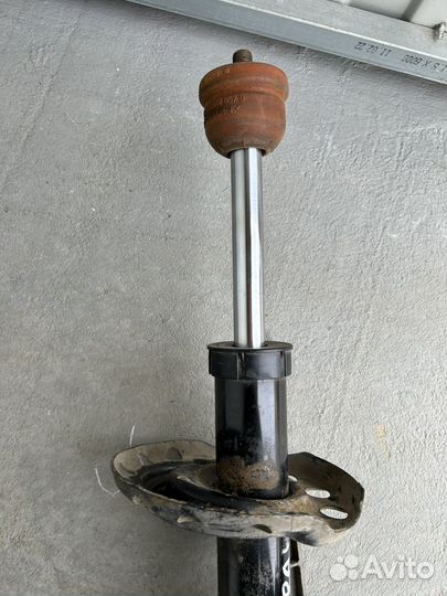 Амортизатор передний правый Opel Astra H