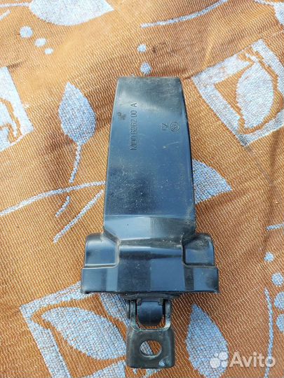 Ограничитель перед. двери Skoda Fabia 2 5J0837249