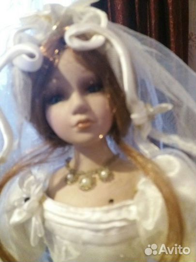 Кукла фарфоровая-невеста