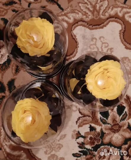 Роза в колбе