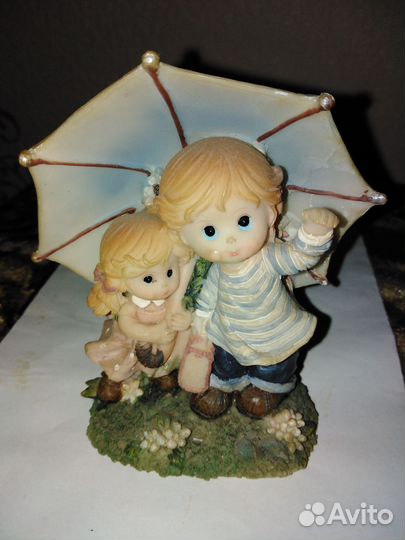 Фигурка мальчик с девочкой