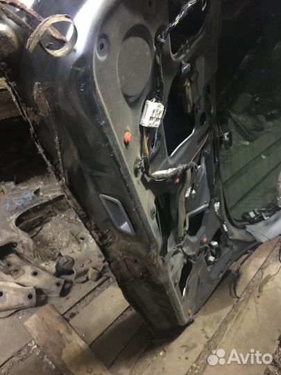 Крышка багажника Ниссан Либерти