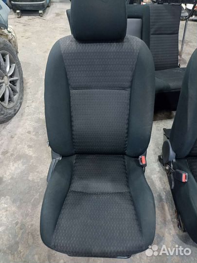 Сиденья Toyota Corolla 150 06-12г