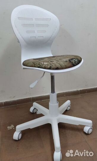 Кресло пластиковое