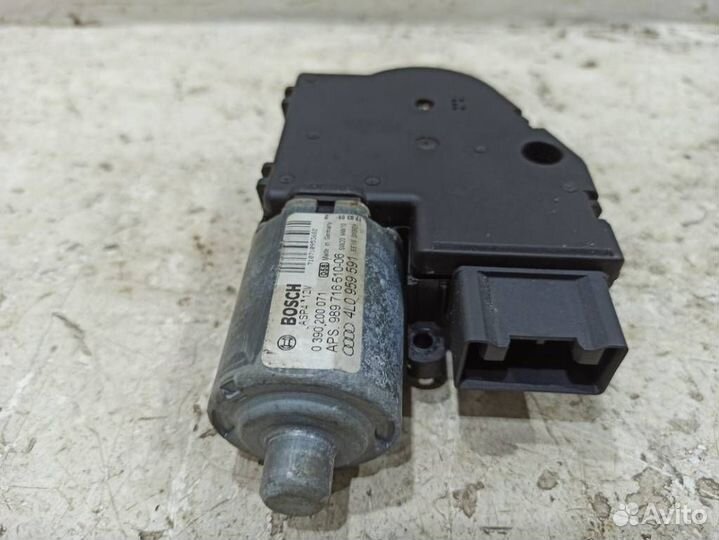 Моторчик люка Ауди Q7 4L