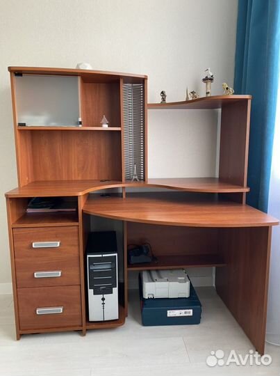 Компьютерный стол