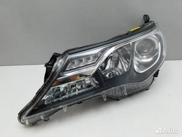 Фара левая Toyota RAV4