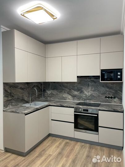 Кухни на заказ / угловая кухня / прямая кухня