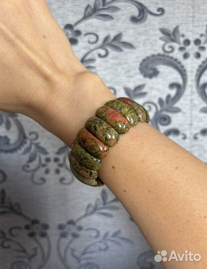 Браслет из унакита