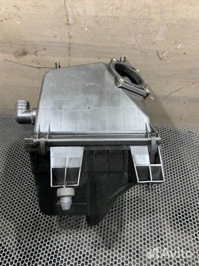 Корпус воздушного фильтра Ауди A6 C5 Audi