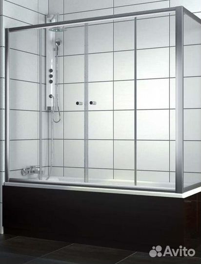 Стеклянная шторка для душевой